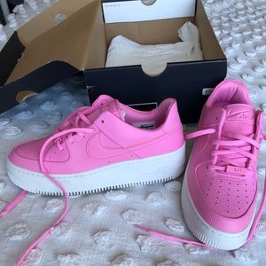 Nike Air Fore 1 Sage Low Platform Sneaker